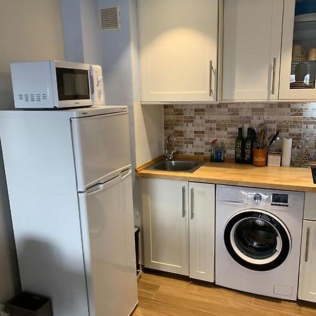 Cosy Apartment In L Escala, 7 Mins Walk To The Closest Beach, Riells L' Escala Eksteriør billede
