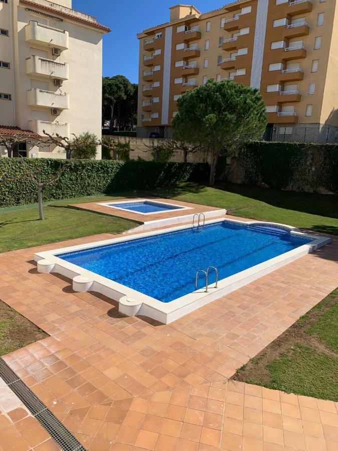 Cosy Apartment In L Escala, 7 Mins Walk To The Closest Beach, Riells L' Escala Eksteriør billede