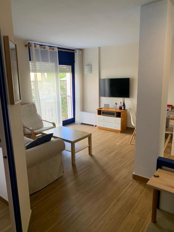 Cosy Apartment In L Escala, 7 Mins Walk To The Closest Beach, Riells L' Escala Eksteriør billede